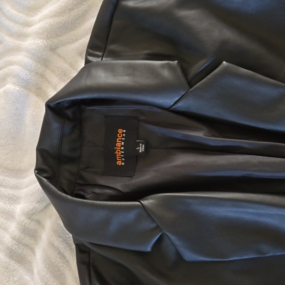 Blazer - Picture 5 of 8